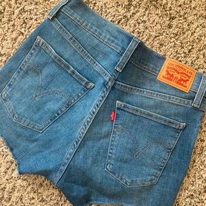 High waisted Levi jean shorts